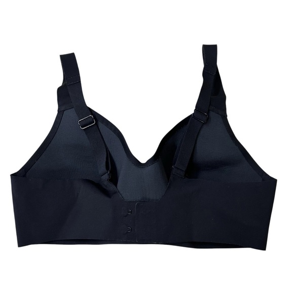 Lululemon Seamless Take Shape Black Bra Size 32C Adjustable Straps - Picture 2 of 4